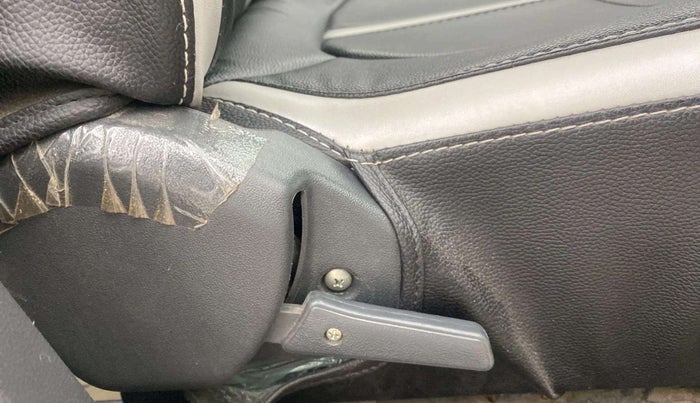 2019 Maruti Alto 800 LXI, Petrol, Manual, 18,467 km, Driver Side Adjustment Panel