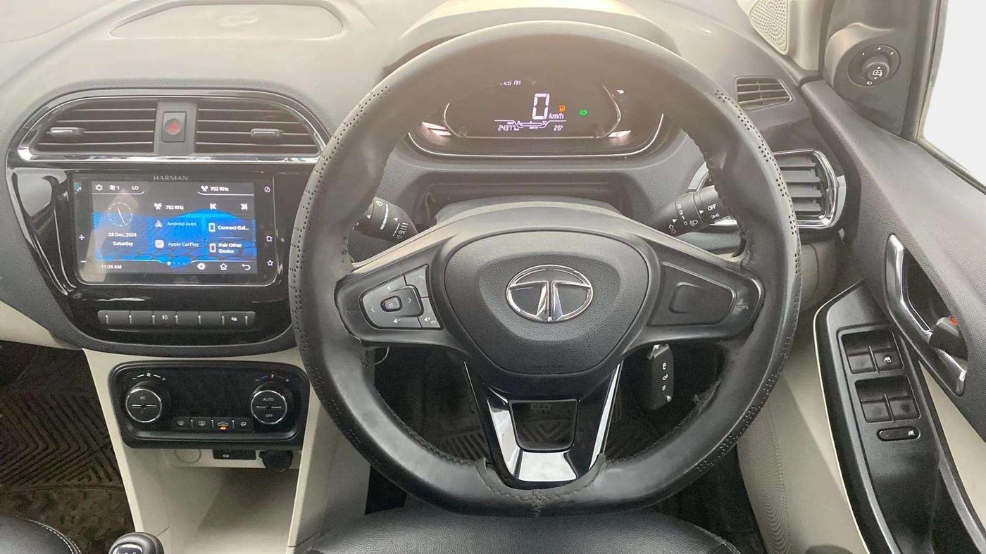 2022 Tata Tiago XZ PLUS DUAL TONE PETROL, Petrol, Manual, 24,373 km, Steering Wheel Close Up