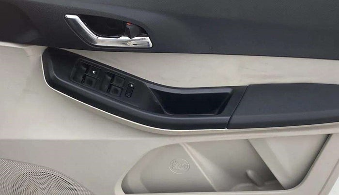 2022 Tata Tiago XZ PLUS DUAL TONE PETROL, Petrol, Manual, 24,373 km, Driver Side Door Panels Control