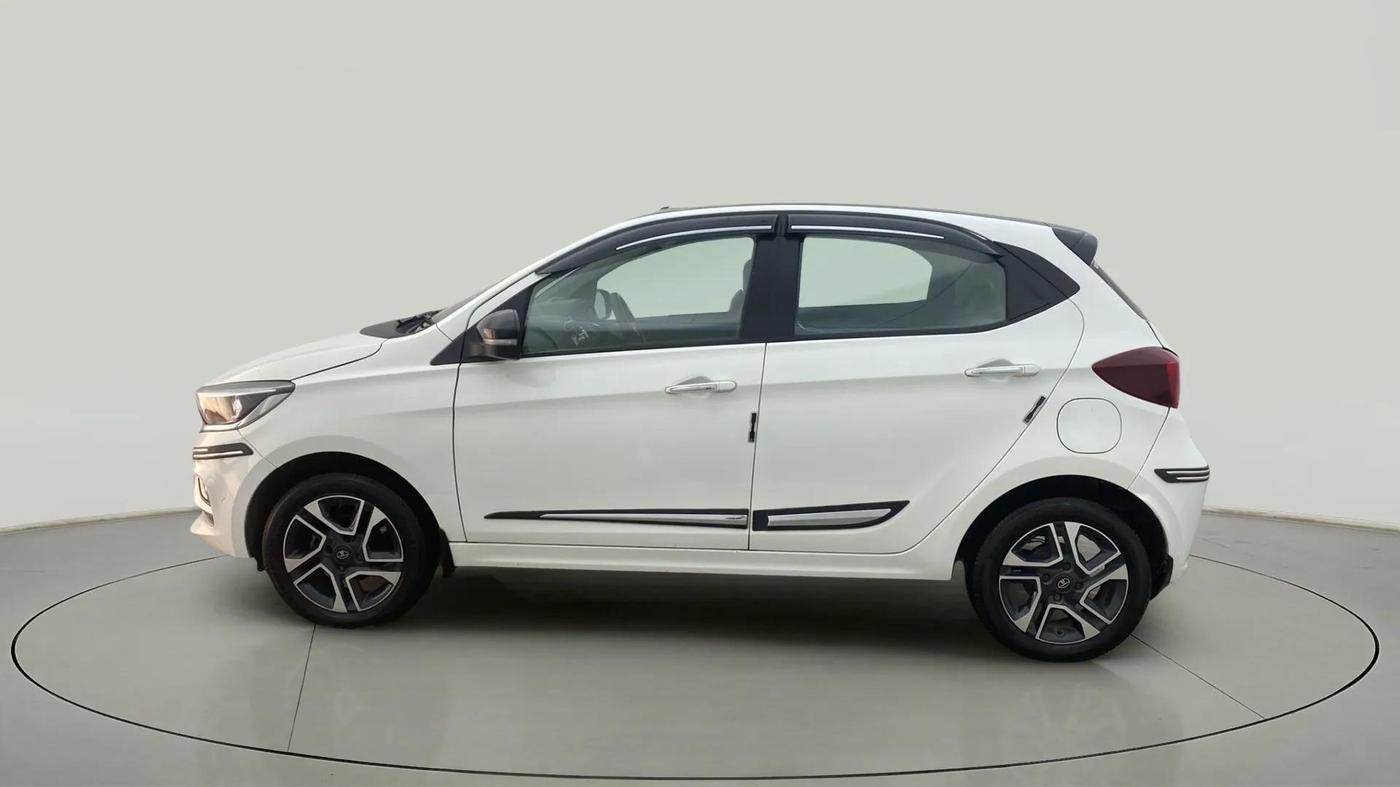 2022 Tata Tiago XZ PLUS DUAL TONE PETROL, Petrol, Manual, 24,373 km, Left Side