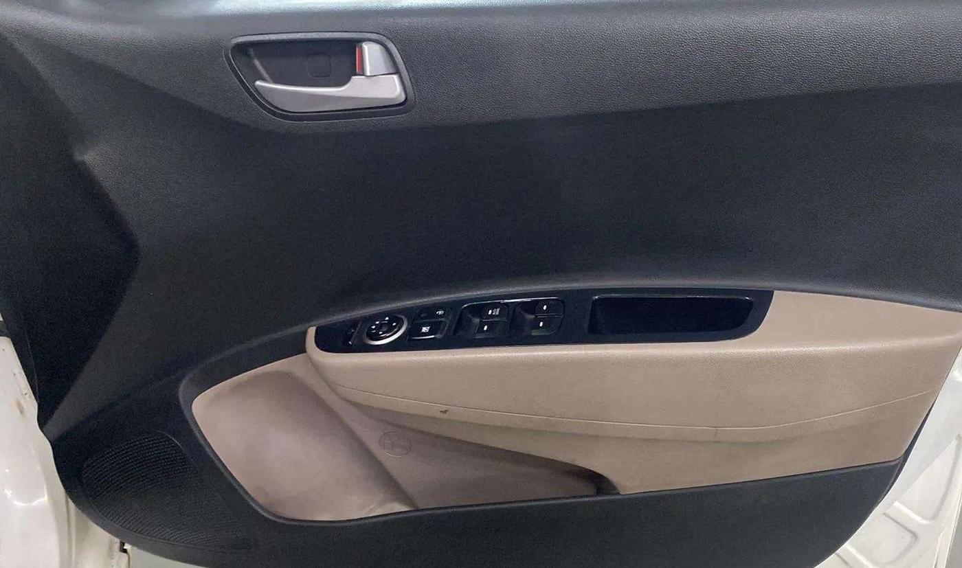 2018 Hyundai Grand i10 SPORTZ (O) AT 1.2 KAPPA VTVT, Petrol, Automatic, 37,720 km, Driver Side Door Panels Control