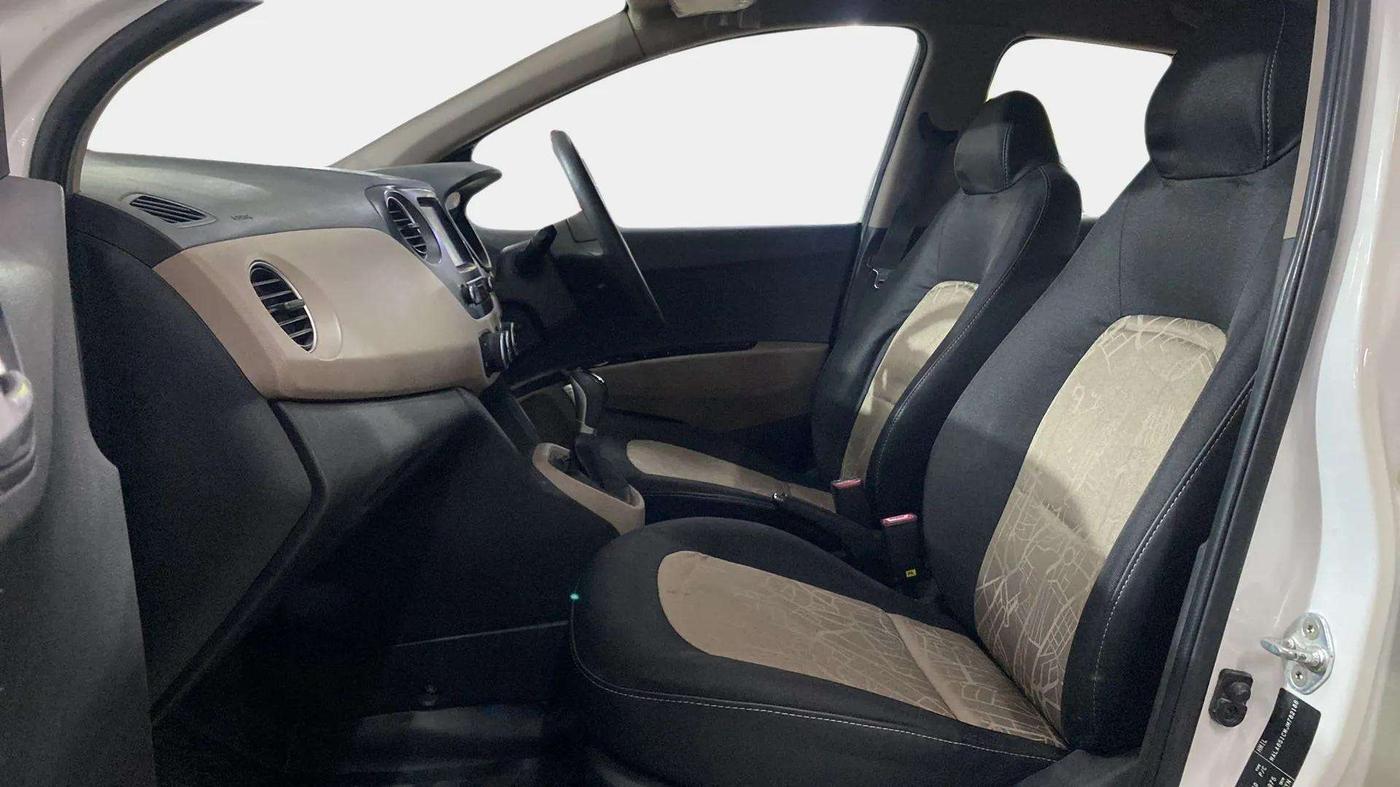 2018 Hyundai Grand i10 SPORTZ (O) AT 1.2 KAPPA VTVT, Petrol, Automatic, 37,720 km, Right Side Front Door Cabin
