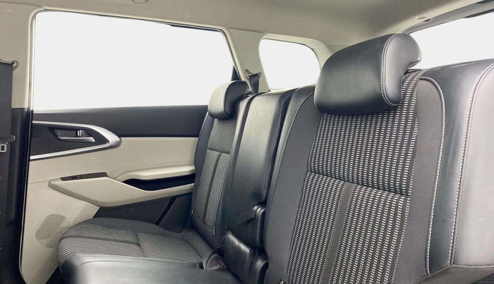 2022 KIA CARENS PRESTIGE 1.4 PETROL 7 STR, Petrol, Manual, 21,608 km, Right Side Rear Door Cabin