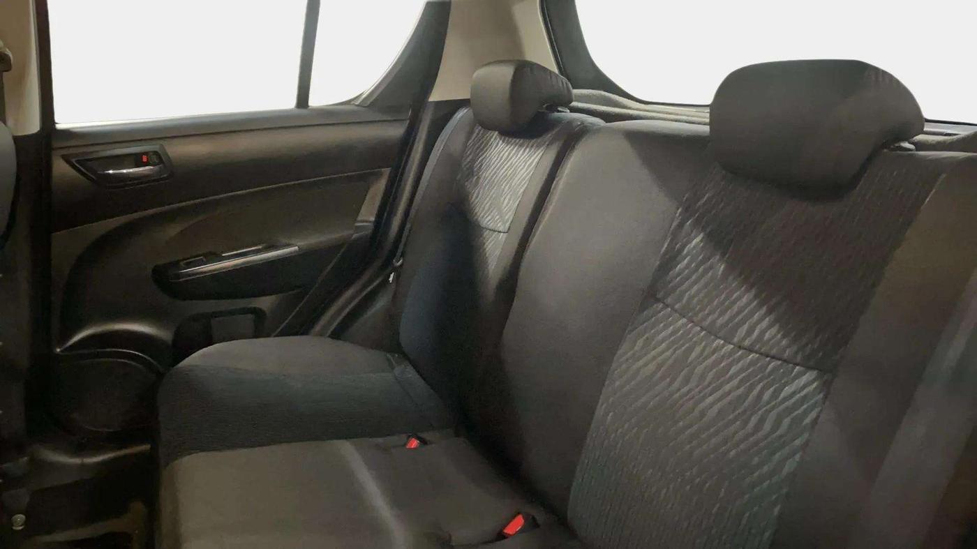 2016 Maruti Swift VXI, Petrol, Manual, 91,716 km, Right Side Rear Door Cabin
