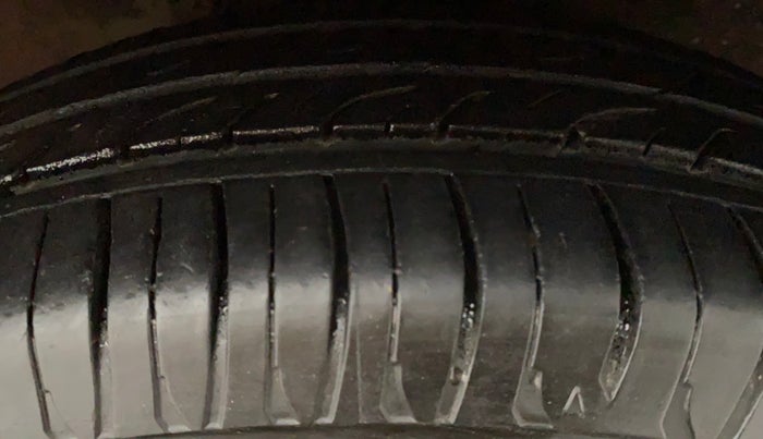 2016 Maruti Celerio ZXI AMT ABS, Petrol, Automatic, 70,699 km, Right Front Tyre Tread