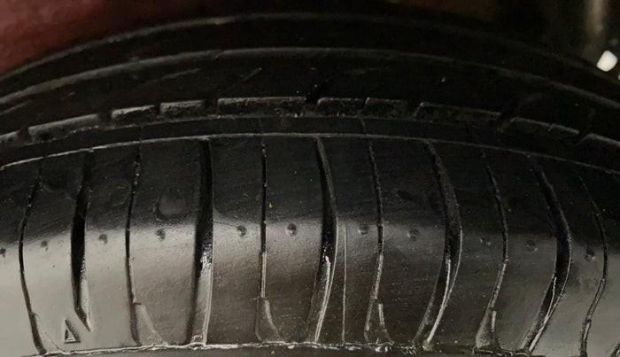 2016 Maruti Celerio ZXI AMT ABS, Petrol, Automatic, 70,699 km, Left Rear Tyre Tread