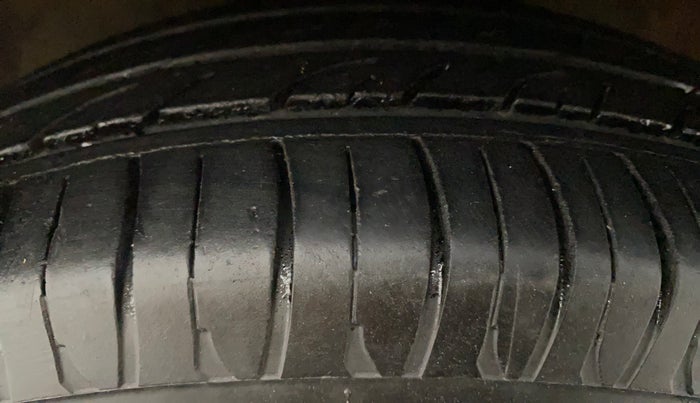 2016 Maruti Celerio ZXI AMT ABS, Petrol, Automatic, 70,699 km, Left Front Tyre Tread