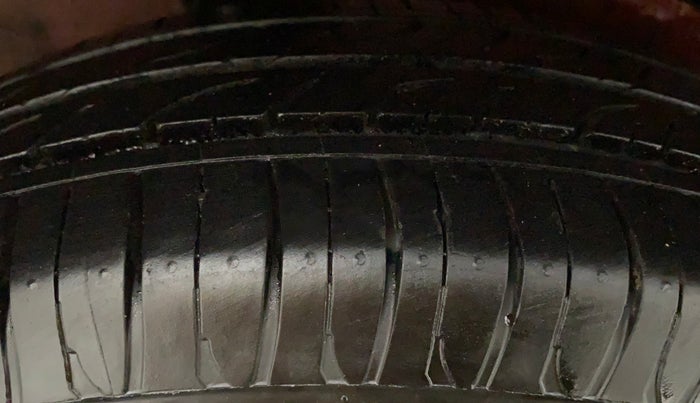 2016 Maruti Celerio ZXI AMT ABS, Petrol, Automatic, 70,699 km, Right Rear Tyre Tread