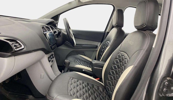 2022 Tata Tiago XT (O) PETROL, Petrol, Manual, 17,552 km, Right Side Front Door Cabin