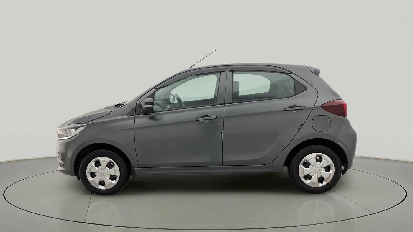2022 Tata Tiago XT (O) PETROL, Petrol, Manual, 17,552 km, Left Side