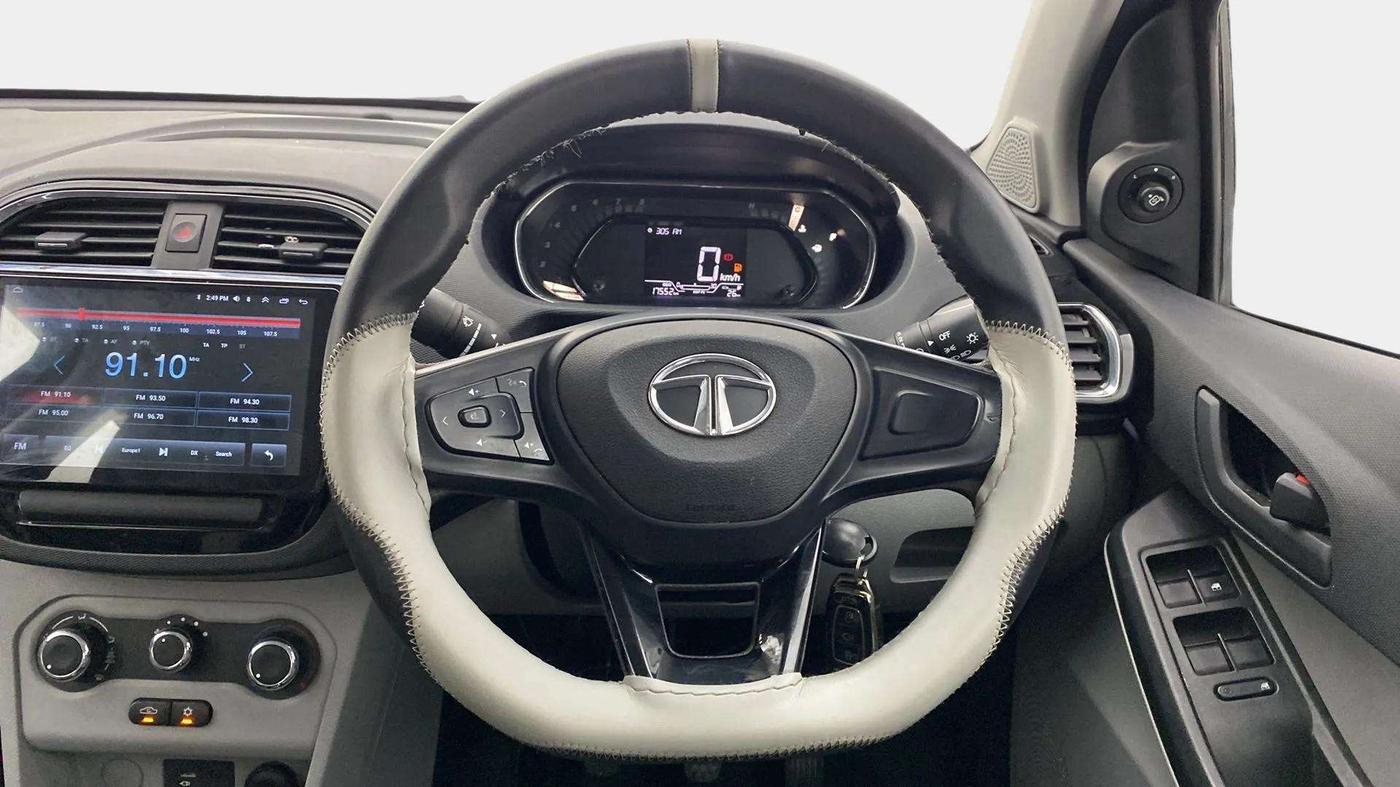 2022 Tata Tiago XT (O) PETROL, Petrol, Manual, 17,552 km, Steering Wheel Close Up