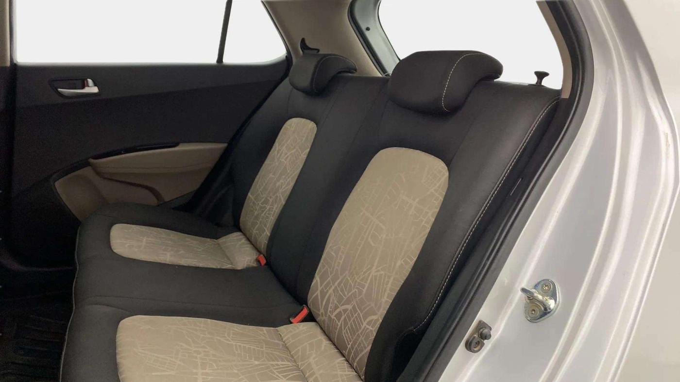 2015 Hyundai Grand i10 ASTA AT 1.2 KAPPA VTVT, Petrol, Automatic, 55,380 km, Right Side Rear Door Cabin