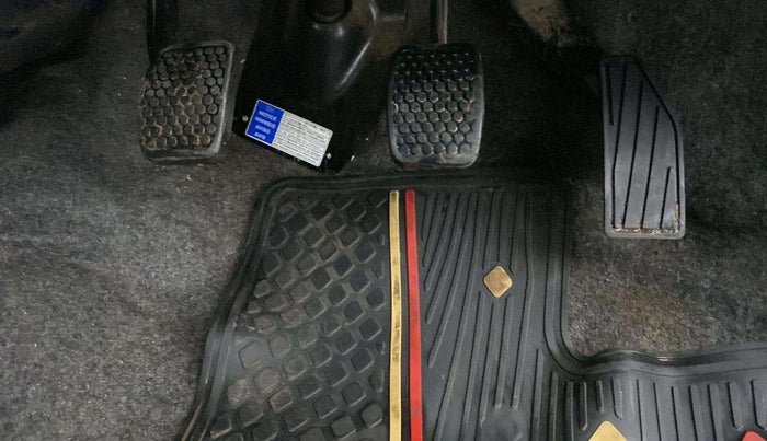 2020 Maruti Alto VXI, Petrol, Manual, 65,045 km, Pedals