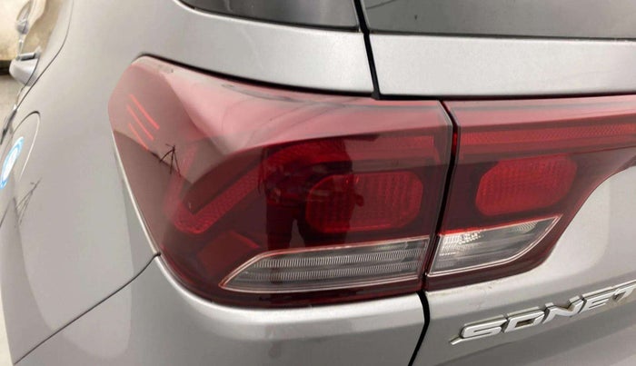 2020 KIA SONET HTK PLUS 1.0 IMT, Petrol, Manual, 55,438 km, Left tail light - Reverse gear light not functional