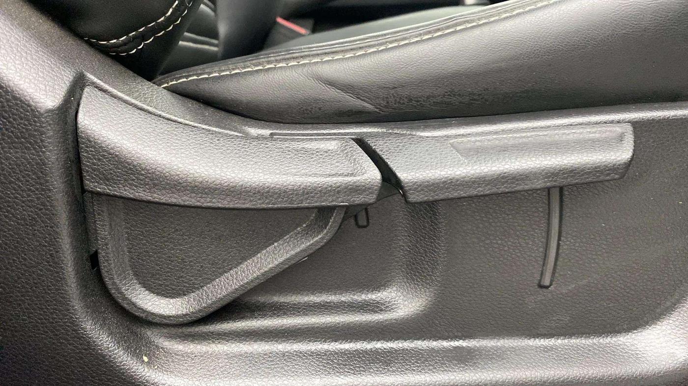 2020 KIA SONET HTK PLUS 1.0 IMT, Petrol, Manual, 55,438 km, Driver Side Adjustment Panel
