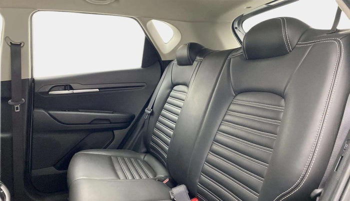 2020 KIA SONET HTK PLUS 1.0 IMT, Petrol, Manual, 55,438 km, Right Side Rear Door Cabin