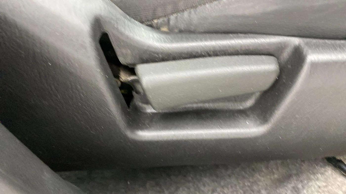 2022 Maruti Alto LXI OPT CNG, CNG, Manual, 42,305 km, Driver Side Adjustment Panel