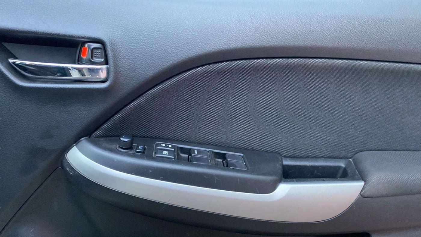 2017 Maruti Baleno DELTA PETROL 1.2, Petrol, Manual, 65,007 km, Driver Side Door Panels Control