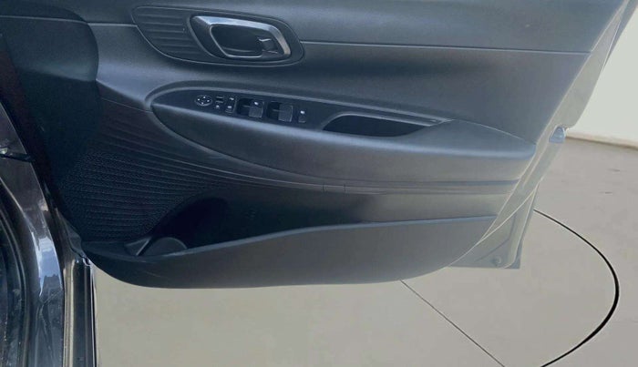 2021 Hyundai NEW I20 SPORTZ 1.2 MT, Petrol, Manual, 23,912 km, Driver Side Door Panels Control