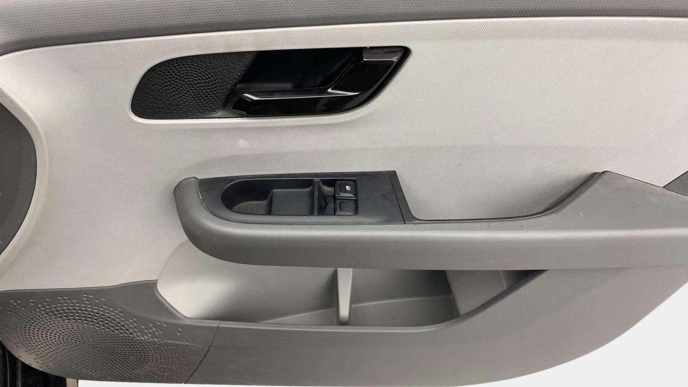 2021 Tata ALTROZ XE PETROL, Petrol, Manual, 23,123 km, Driver Side Door Panels Control