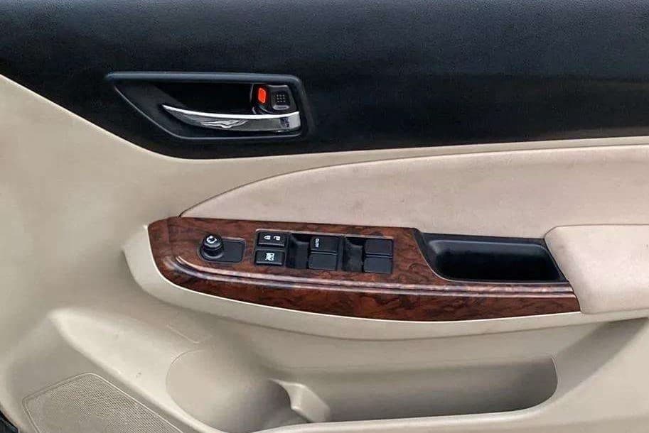 2018 Maruti Dzire VXI, Petrol, Manual, 13,753 km, Driver Side Door Panels Control