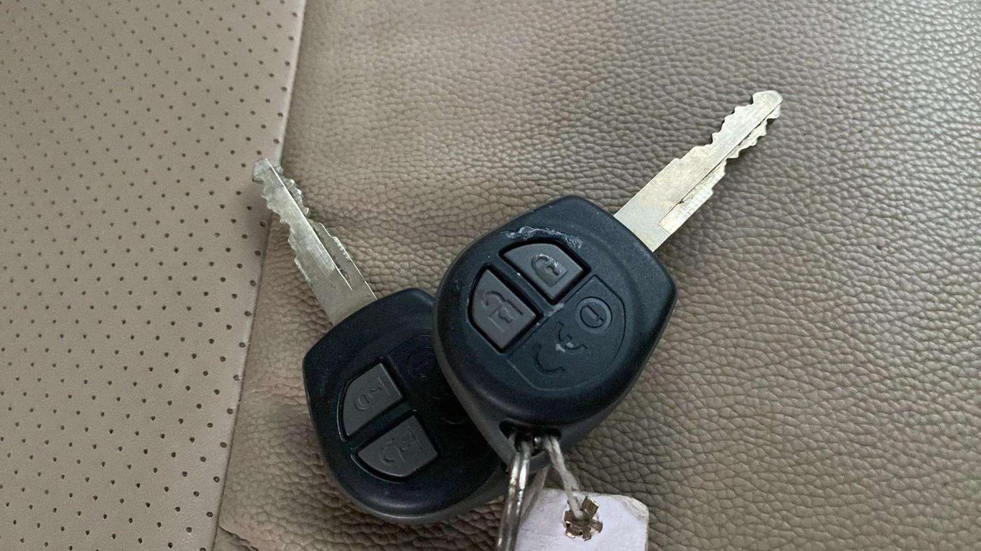 2018 Maruti Dzire VXI, Petrol, Manual, 13,753 km, Key Close Up