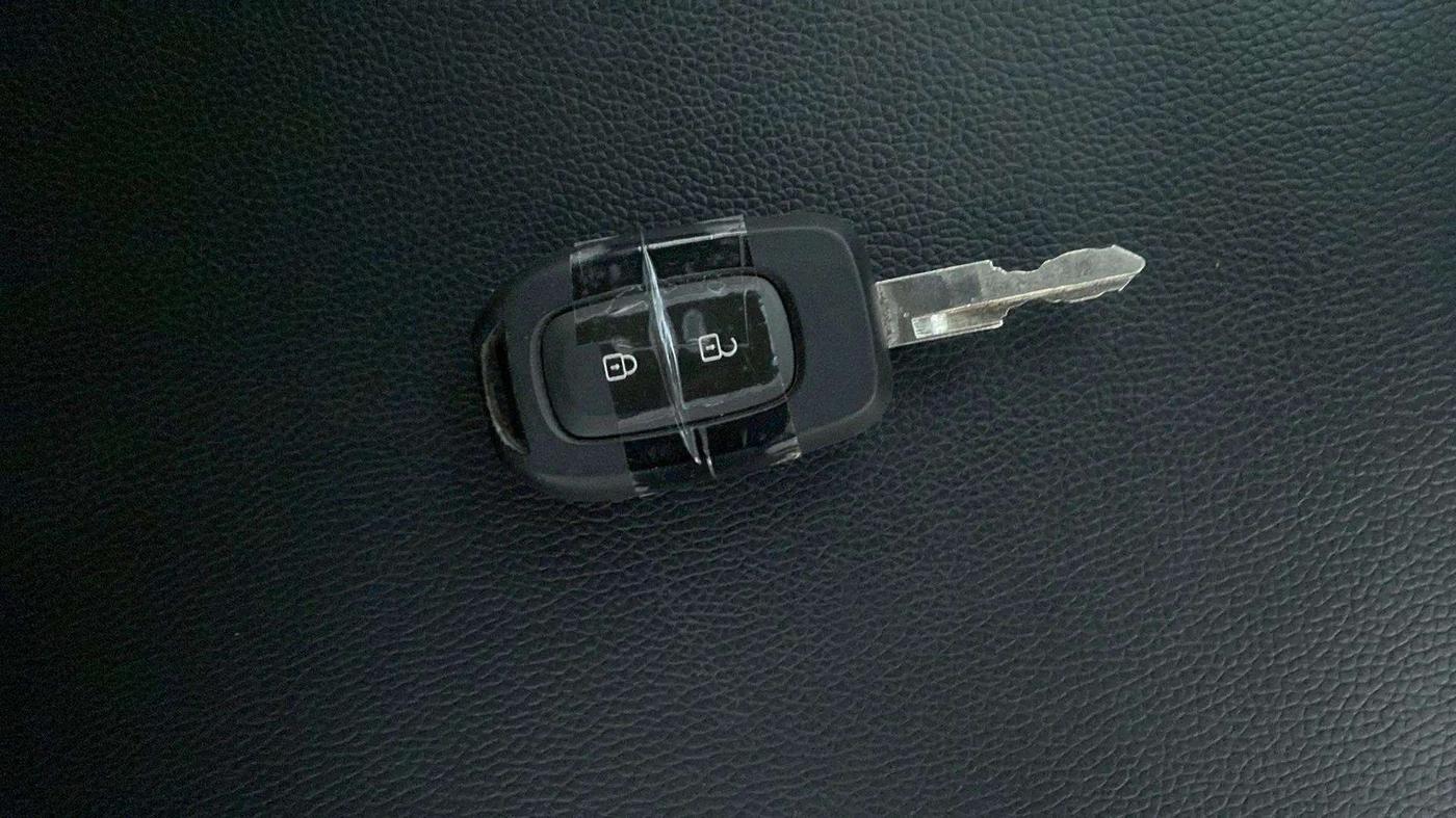 2023 Renault Kwid RXT 1.0 AMT, Petrol, Automatic, 1,409 km, Key Close Up
