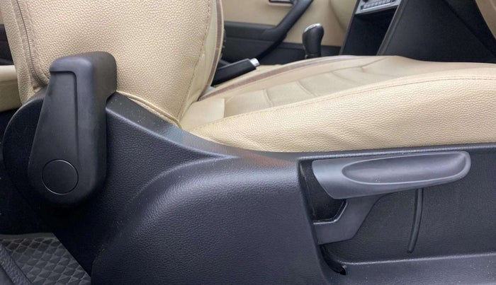 2019 Skoda Rapid AMBITION 1.6 MPI MT, Petrol, Manual, 32,323 km, Driver Side Adjustment Panel