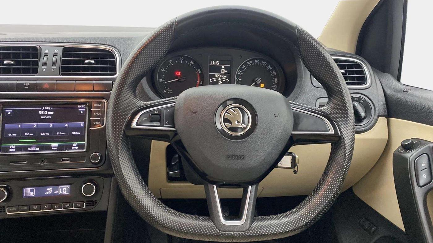 2019 Skoda Rapid AMBITION 1.6 MPI MT, Petrol, Manual, 32,323 km, Steering Wheel Close Up