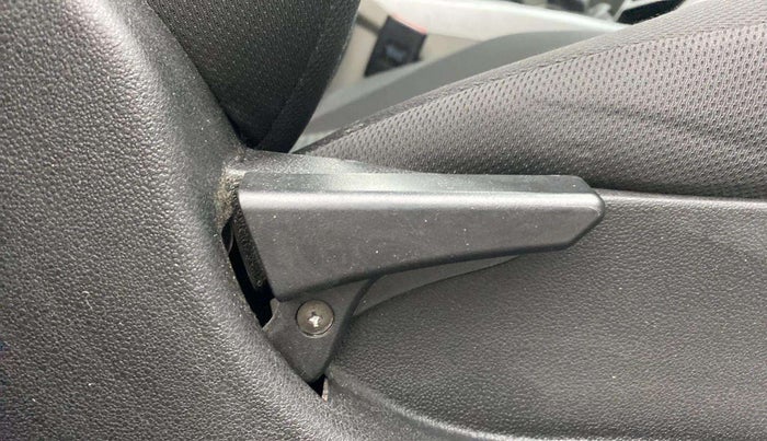 2018 Tata NEXON XM PETROL, Petrol, Manual, 31,908 km, Driver Side Adjustment Panel