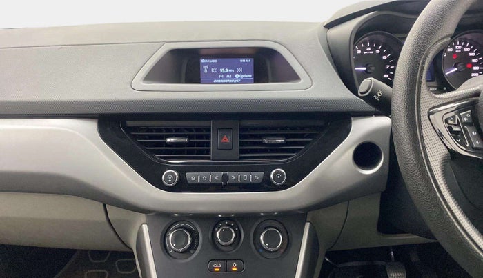 2018 Tata NEXON XM PETROL, Petrol, Manual, 31,908 km, Air Conditioner