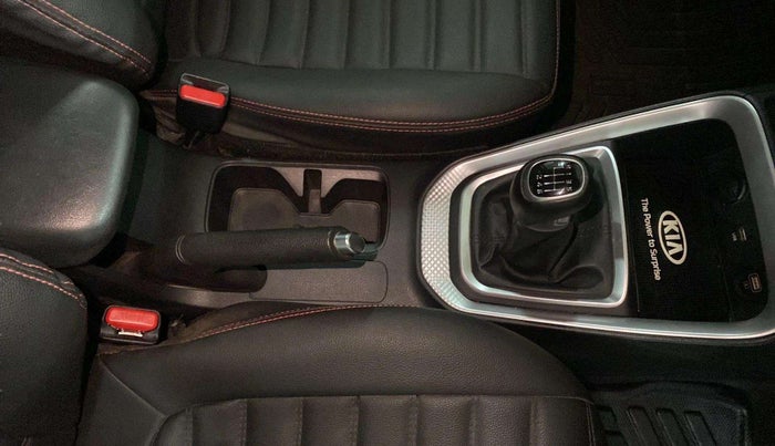 2021 KIA SONET HTX 1.0 IMT, Petrol, Manual, 24,239 km, Gear Lever