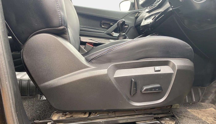 2023 Tata Harrier XZ PLUS 2.0L DARK EDITION, Diesel, Manual, 23,778 km, Driver Side Adjustment Panel