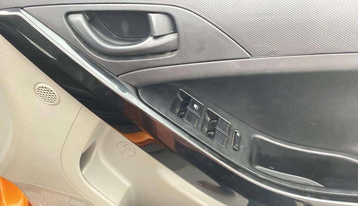2019 Tata NEXON XMA PETROL, Petrol, Automatic, 47,054 km, Driver Side Door Panels Control