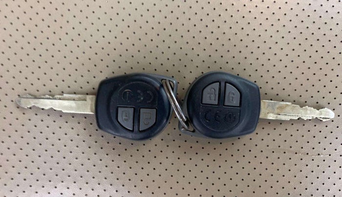 2019 Maruti Dzire VXI AMT, Petrol, Automatic, 20,572 km, Key Close Up