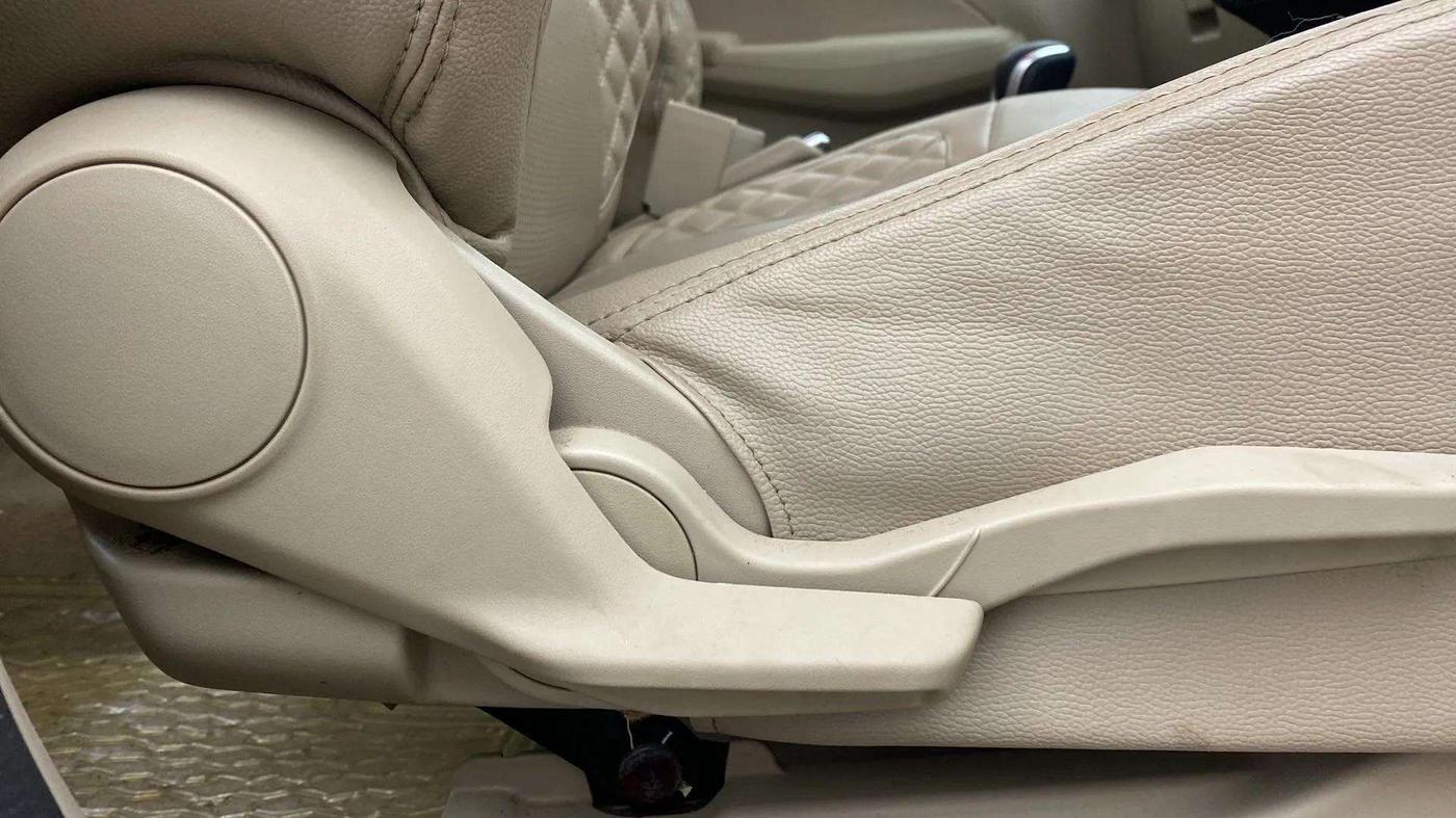 2019 Maruti Dzire VXI AMT, Petrol, Automatic, 20,572 km, Driver Side Adjustment Panel