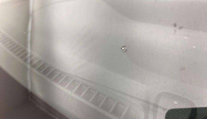 2020 KIA SONET HTX 1.0 IMT, Petrol, Manual, 42,250 km, Front windshield - Minor spot on windshield