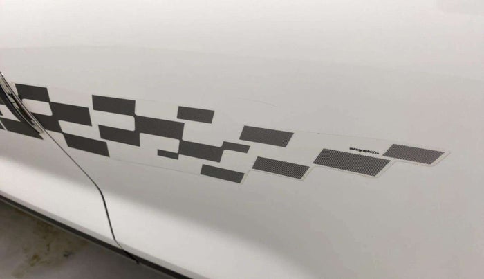 2020 KIA SONET HTX 1.0 IMT, Petrol, Manual, 42,250 km, Rear left door - Graphic sticker