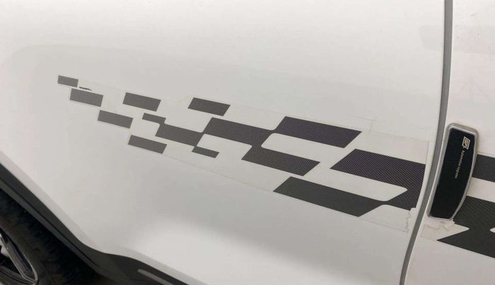 2020 KIA SONET HTX 1.0 IMT, Petrol, Manual, 42,250 km, Right rear door - Graphic sticker