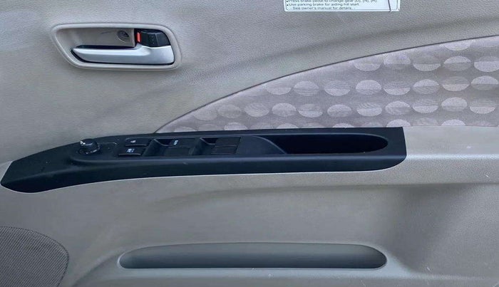 2017 Maruti Celerio ZXI AMT (O), Petrol, Automatic, 50,129 km, Driver Side Door Panels Control