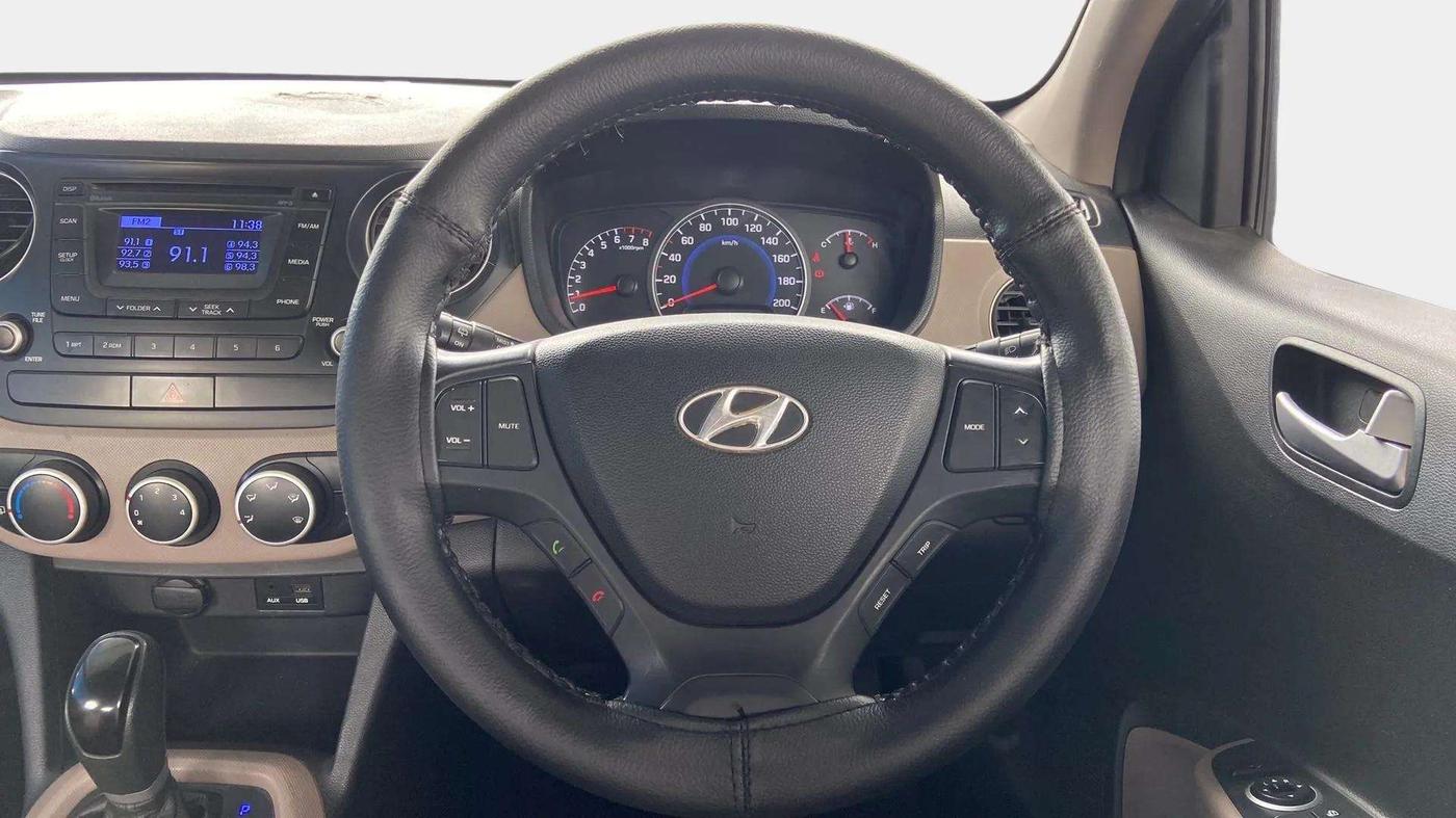 2015 Hyundai Grand i10 ASTA AT 1.2 KAPPA VTVT, Petrol, Automatic, 68,619 km, Steering Wheel Close Up
