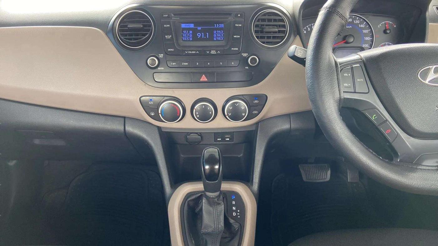 2015 Hyundai Grand i10 ASTA AT 1.2 KAPPA VTVT, Petrol, Automatic, 68,619 km, Air Conditioner