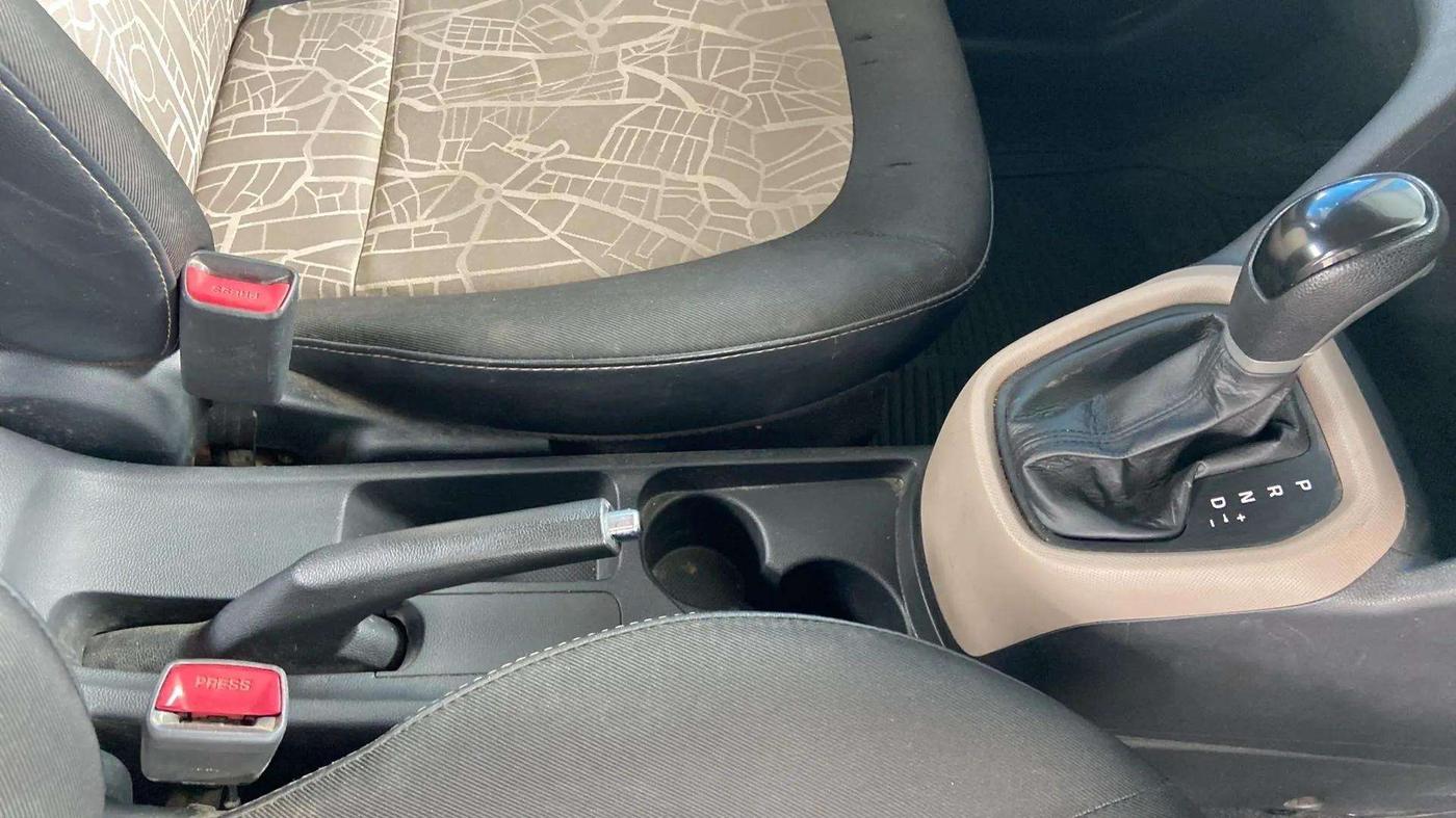 2015 Hyundai Grand i10 ASTA AT 1.2 KAPPA VTVT, Petrol, Automatic, 68,619 km, Gear Lever