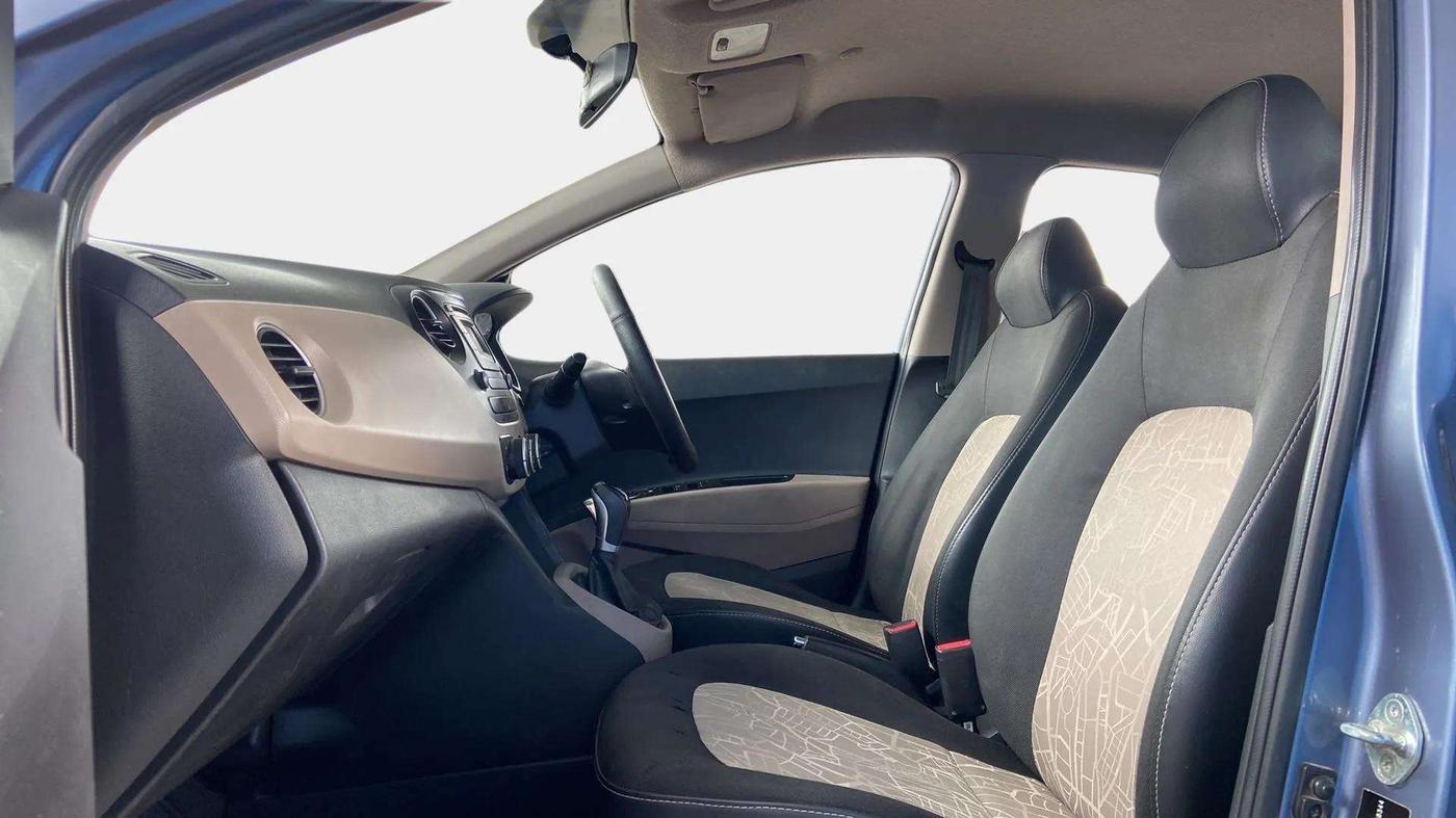 2015 Hyundai Grand i10 ASTA AT 1.2 KAPPA VTVT, Petrol, Automatic, 68,619 km, Right Side Front Door Cabin
