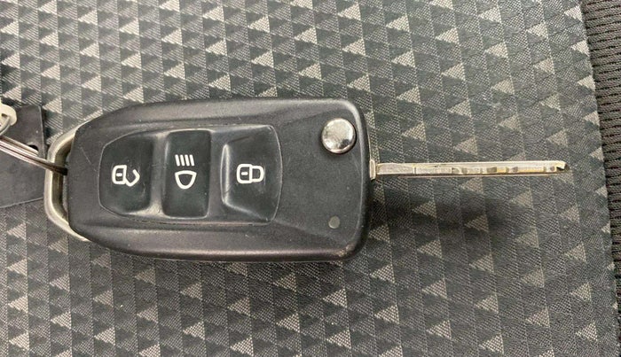 2018 Tata Tiago XZ PETROL, Petrol, Manual, 49,476 km, Key Close Up