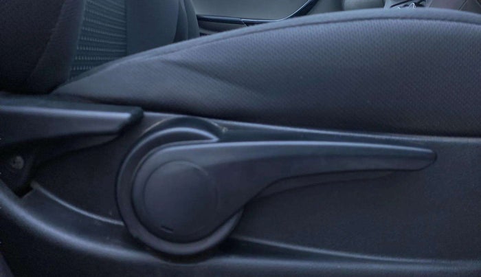 2018 Tata Tiago XZ PETROL, Petrol, Manual, 49,476 km, Driver Side Adjustment Panel