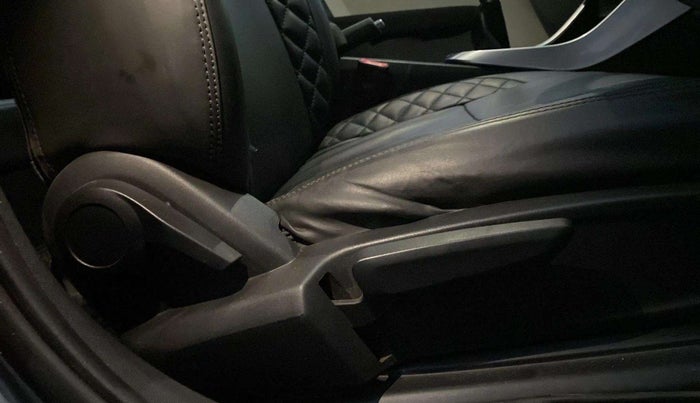 2024 Tata ALTROZ XZ PETROL, Petrol, Manual, 9,196 km, Driver Side Adjustment Panel