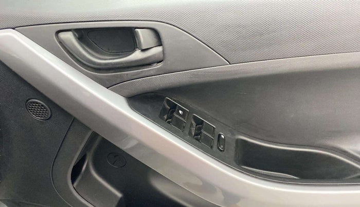 2020 Tata NEXON XM PETROL, Petrol, Manual, 33,914 km, Driver Side Door Panels Control