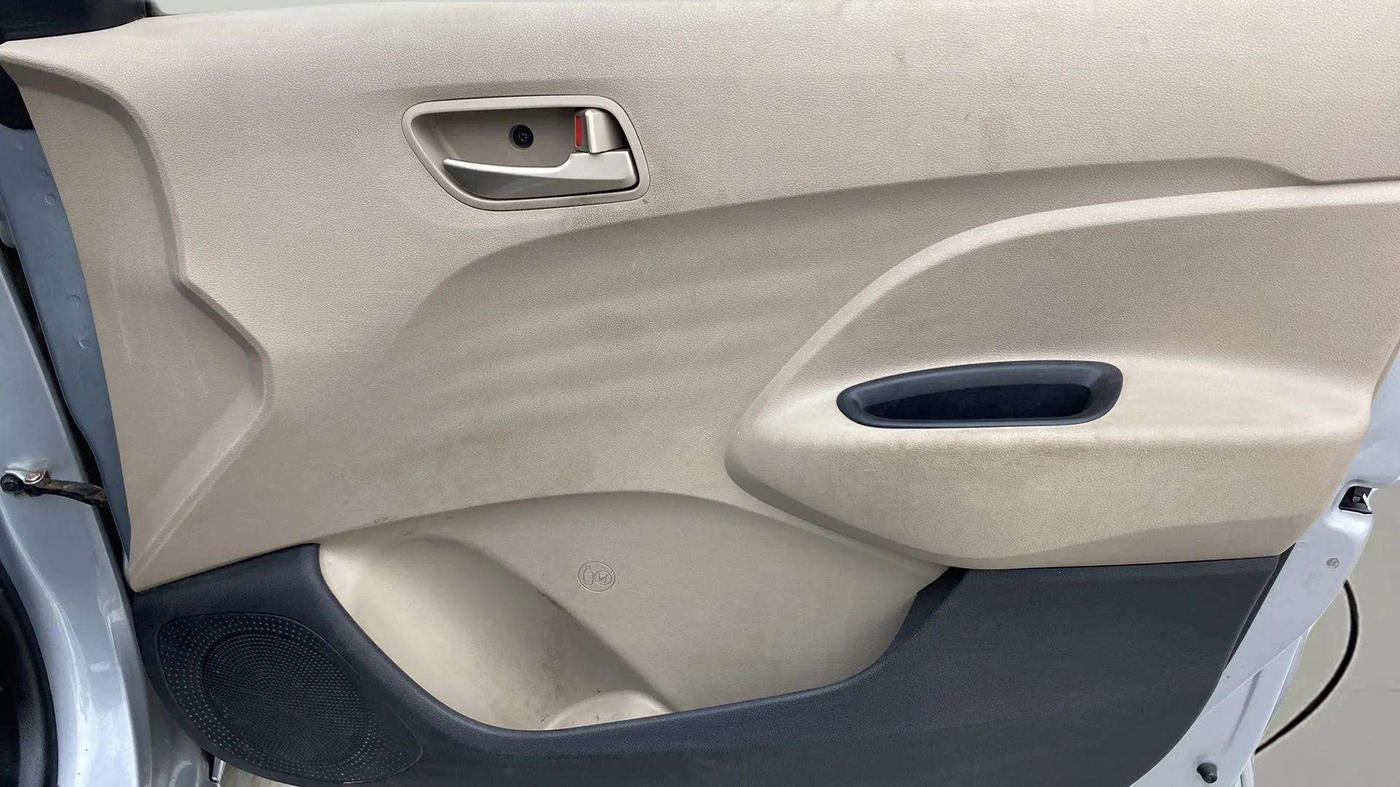 2019 Hyundai NEW SANTRO MAGNA, Petrol, Manual, 43,090 km, Driver Side Door Panels Control