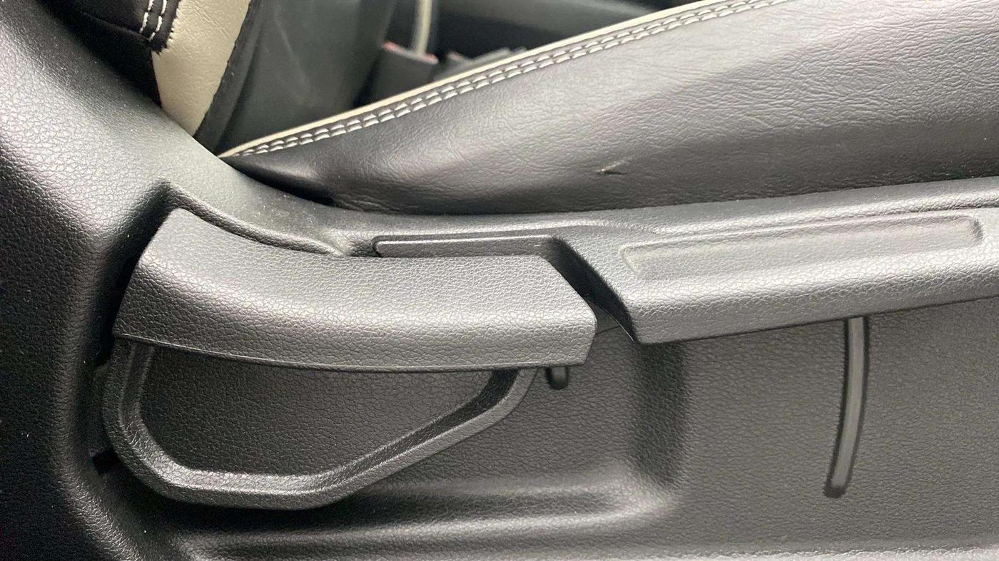 2020 Hyundai GRAND I10 NIOS SPORTZ 1.2 KAPPA VTVT DUAL TONE, Petrol, Manual, 15,138 km, Driver Side Adjustment Panel